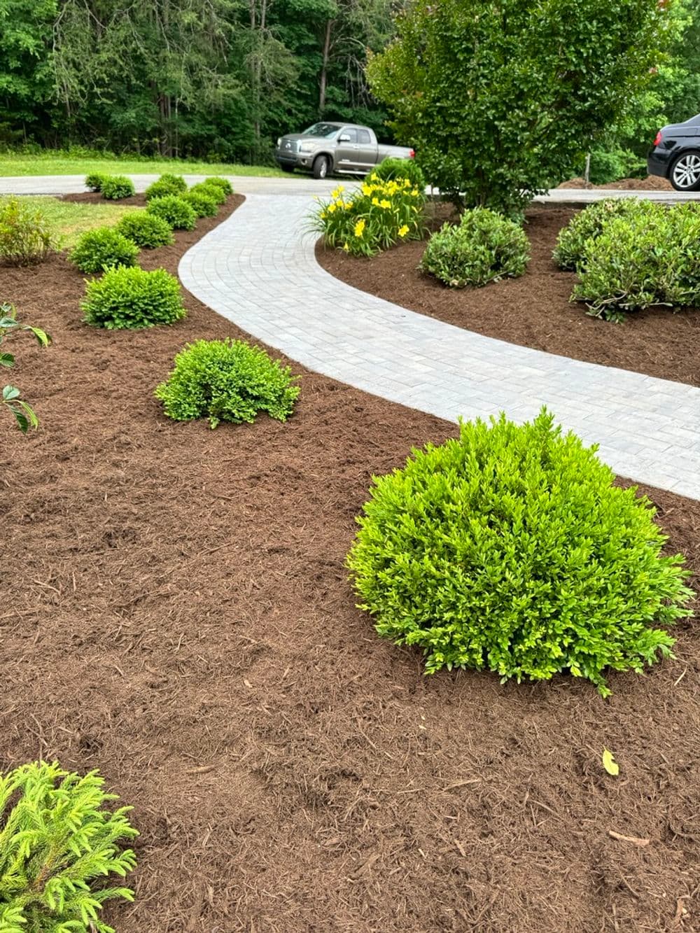 Gallery photos for Brick Entrance Stairs, Paver Walkway and Full Landscaping Overhaul: Image #4